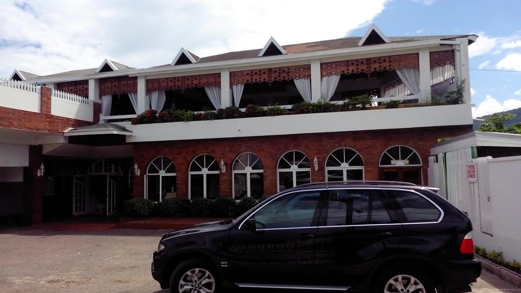 Village Hotel Ocho Rios Exterior photo